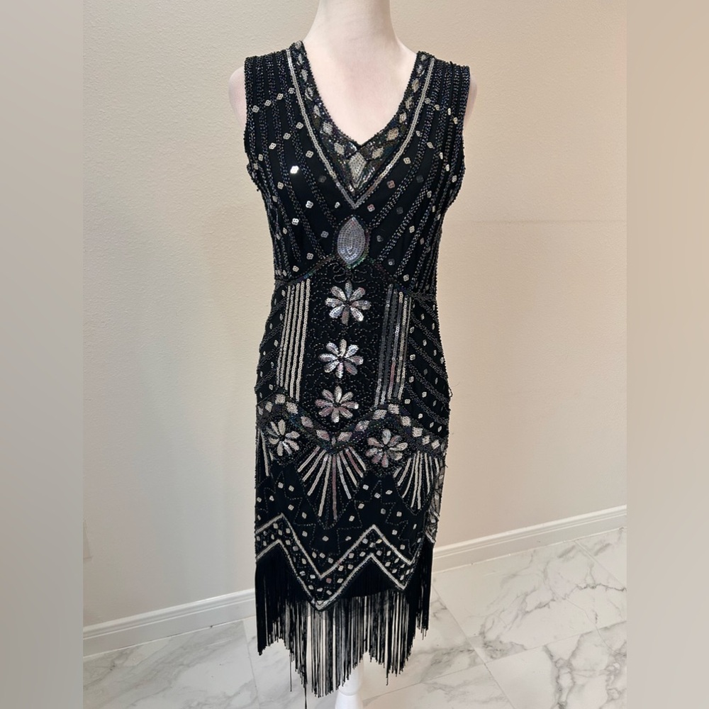 1920’s Style Gatsby Flapper Black and Silver Sequins Beaded Fringe Dress, Size S